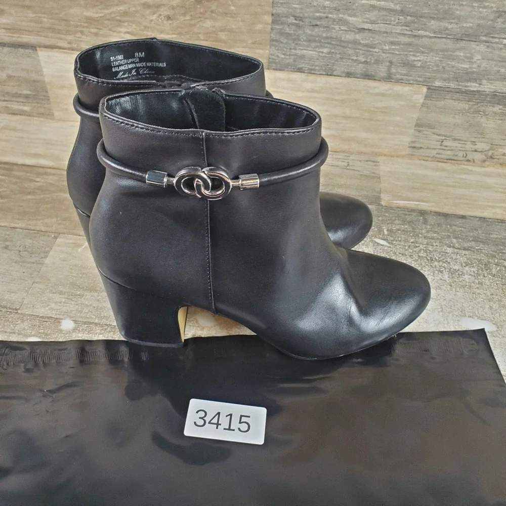 Bella Vita Diaz Womens Booties Sz 8 M Black‎ Leather Upper Block Heel Side Zip
